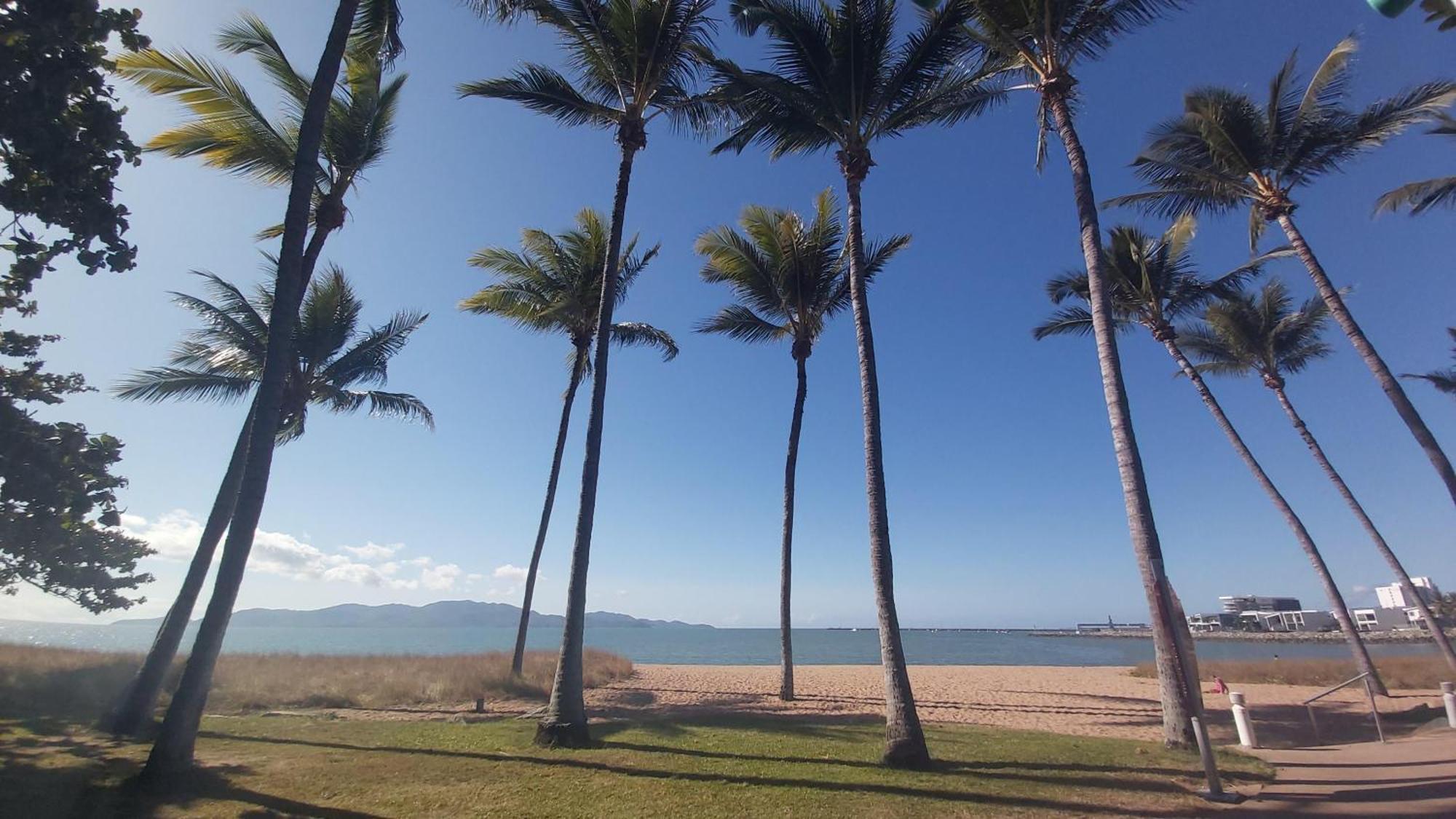 City Love Affair On Stanley Townsville Exteriör bild